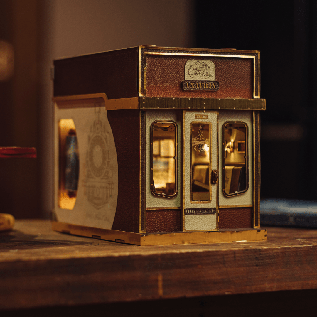 1940s Train Cabin Book Nook Kit (Motion Scene) DIY Book Nook Shelf Insert Kit - Anavrin