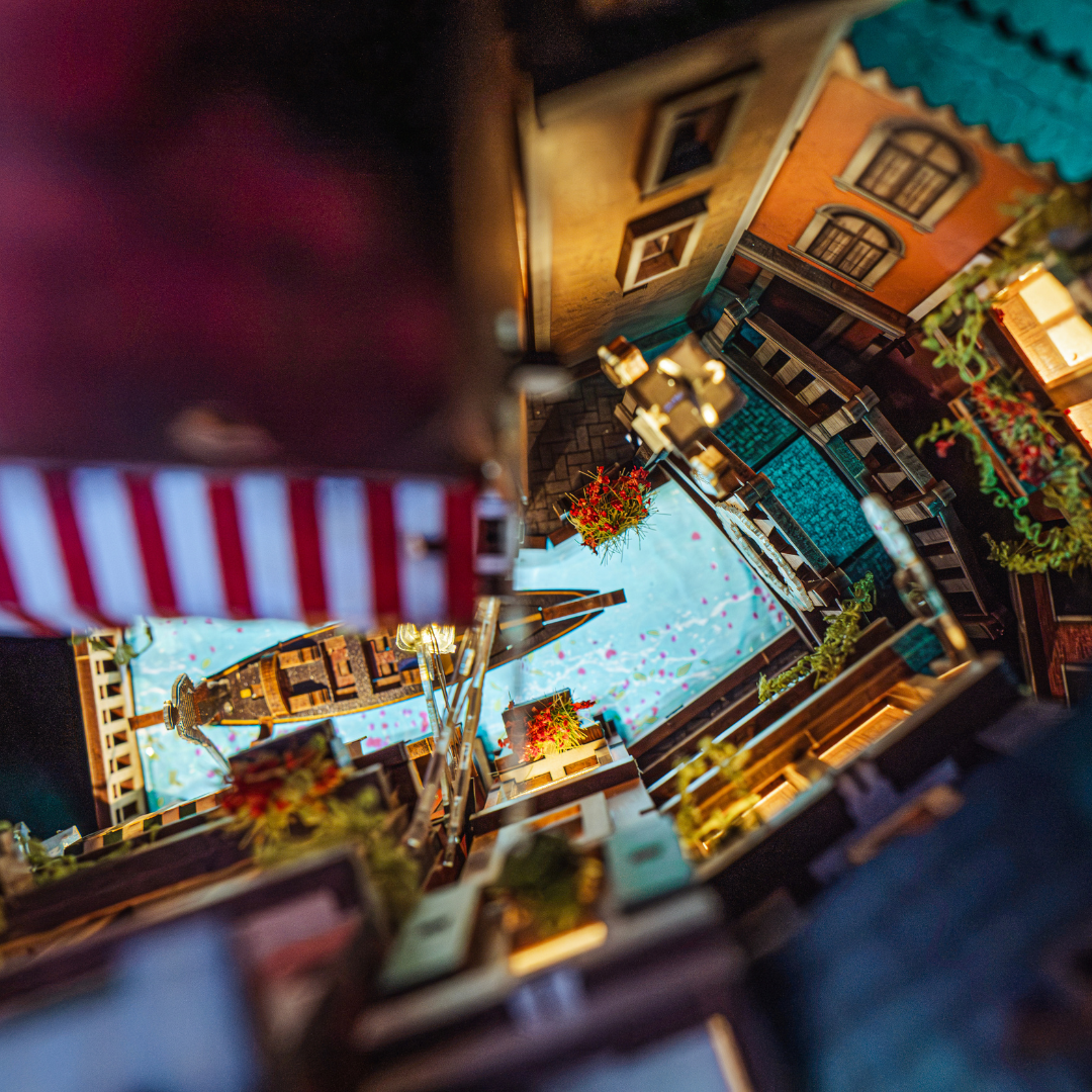 Midnight In Venezia Book Nook Kit