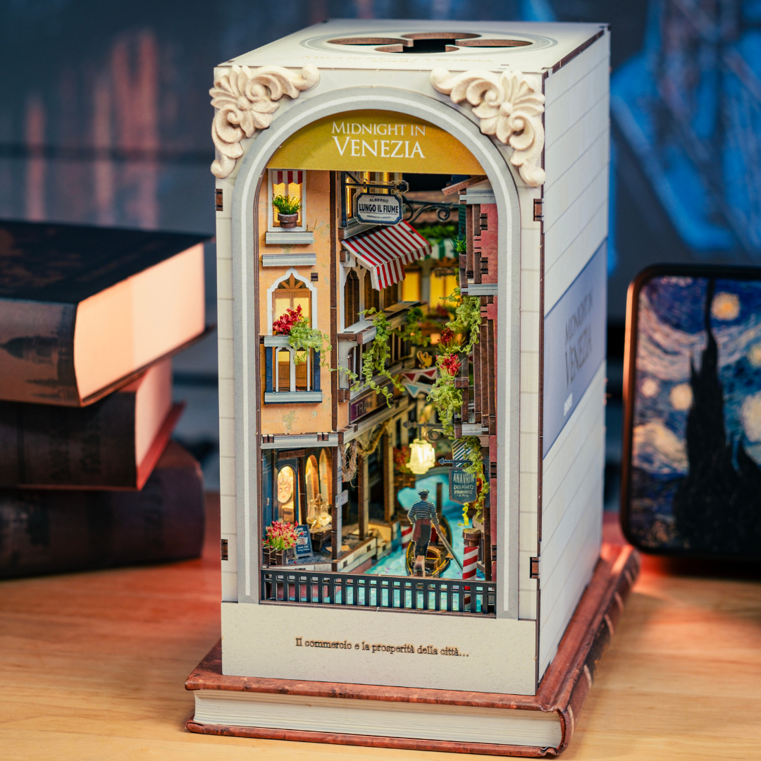 Midnight In Venezia Book Nook Kit