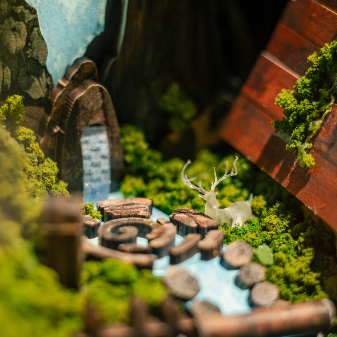 【近日発売予定 - 3月31日】ささやきの谷 ミニチュアハウスキット(オルゴール)|コレクターズエディション