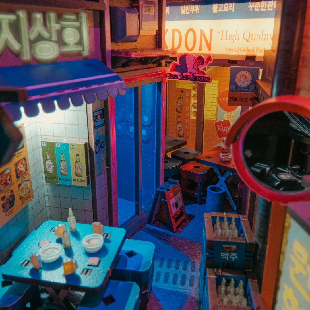 Close-up of Euljiro 3-ga alley details in the Seoul Hipjiro miniature kit