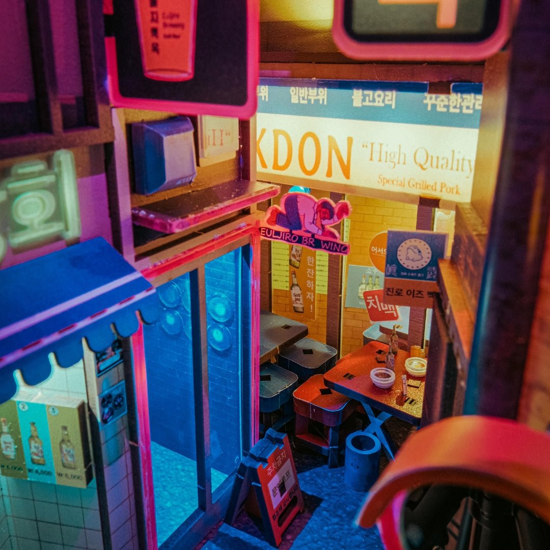 Close-up of Euljiro 3-ga alley details in the Seoul Hipjiro miniature kit