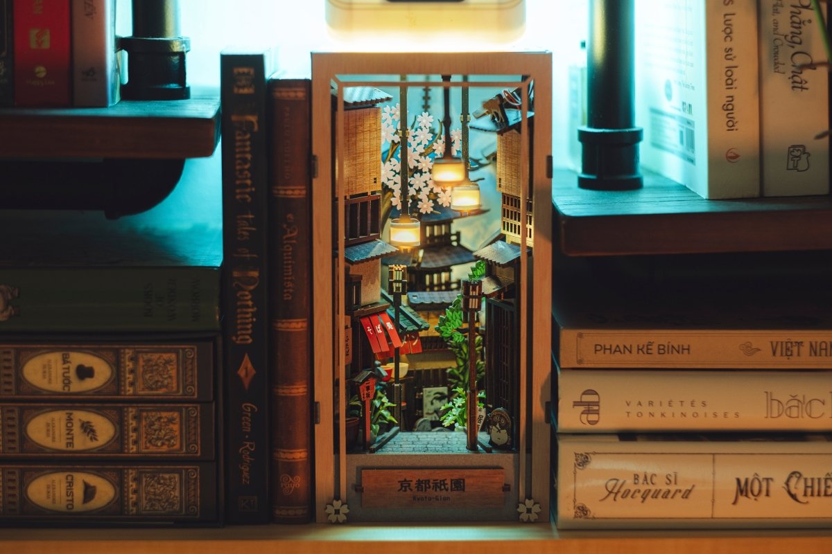 4 Best Gifts For A Book Lovers: Gifts For Bibliophiles - Anavrin