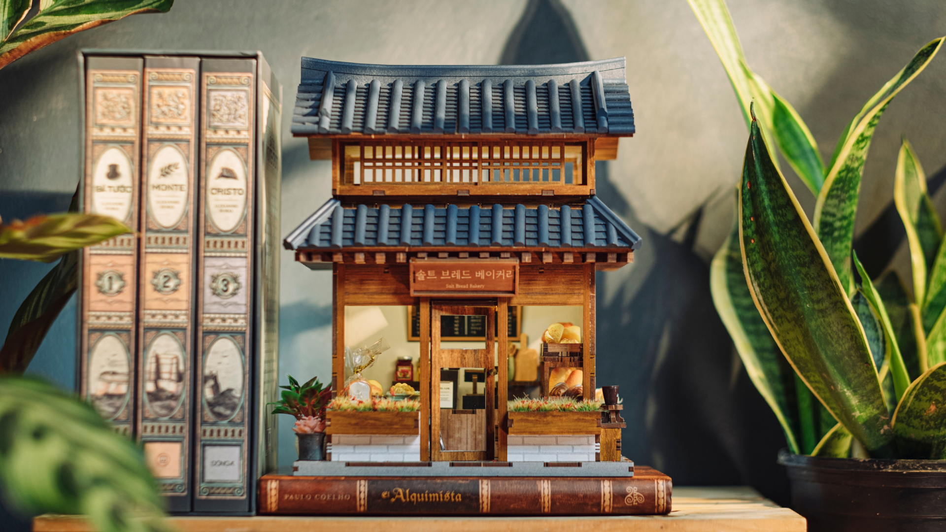 Załaduj wideo: Ikseon-dong Hanok Piekarnia DIY Miniaturowy Domek