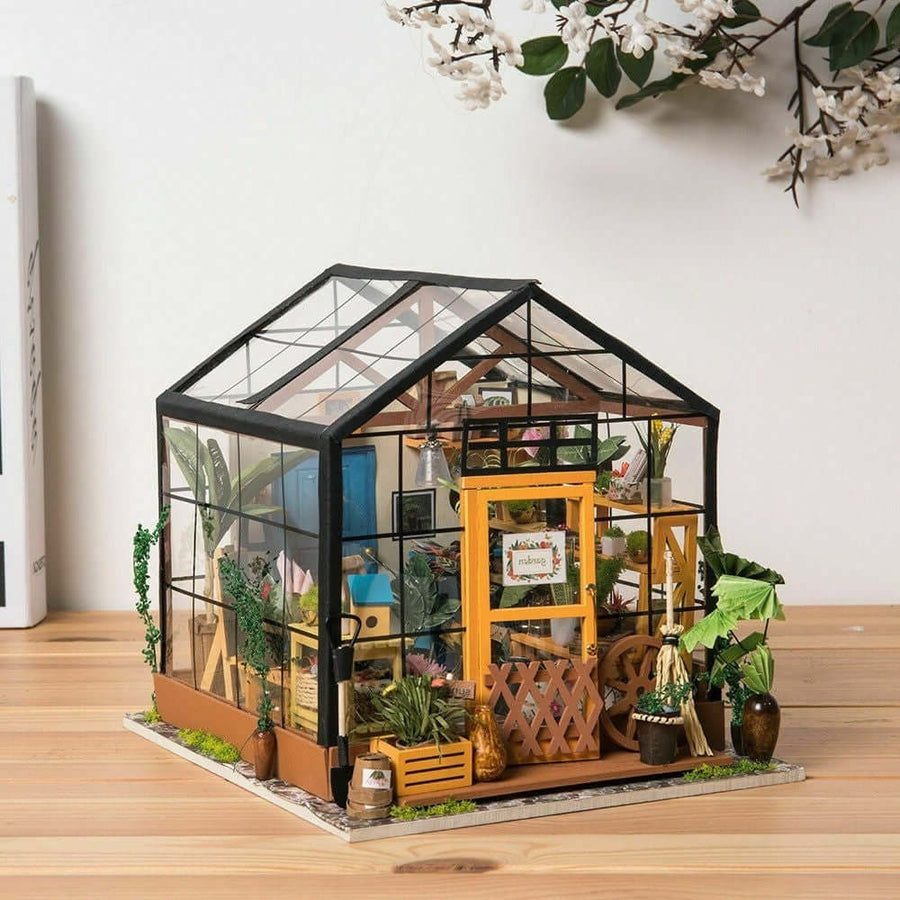 Cathy's Miniature Greenhouse | Anavrin – ByAnavrin