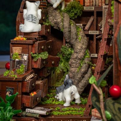 Cats Crossing Book Nook Kit