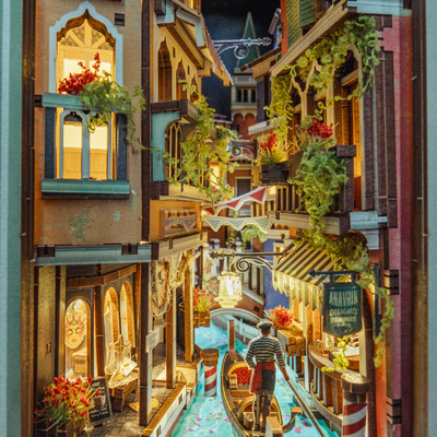 Midnight In Venezia Book Nook Kit