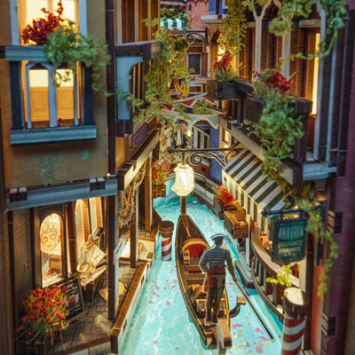 Midnight In Venezia Book Nook Kit