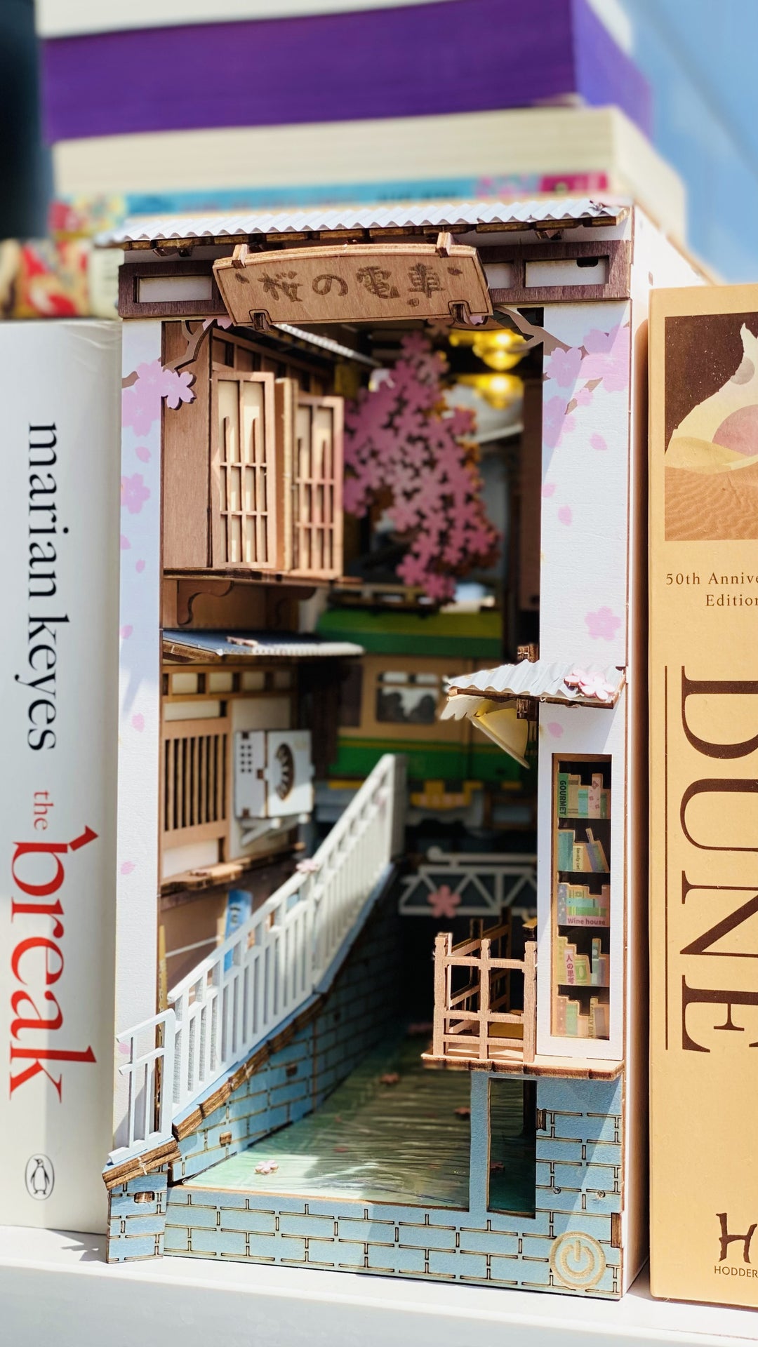 ByAnavrin Sakura Densya DIY Miniature Book Nook Kit