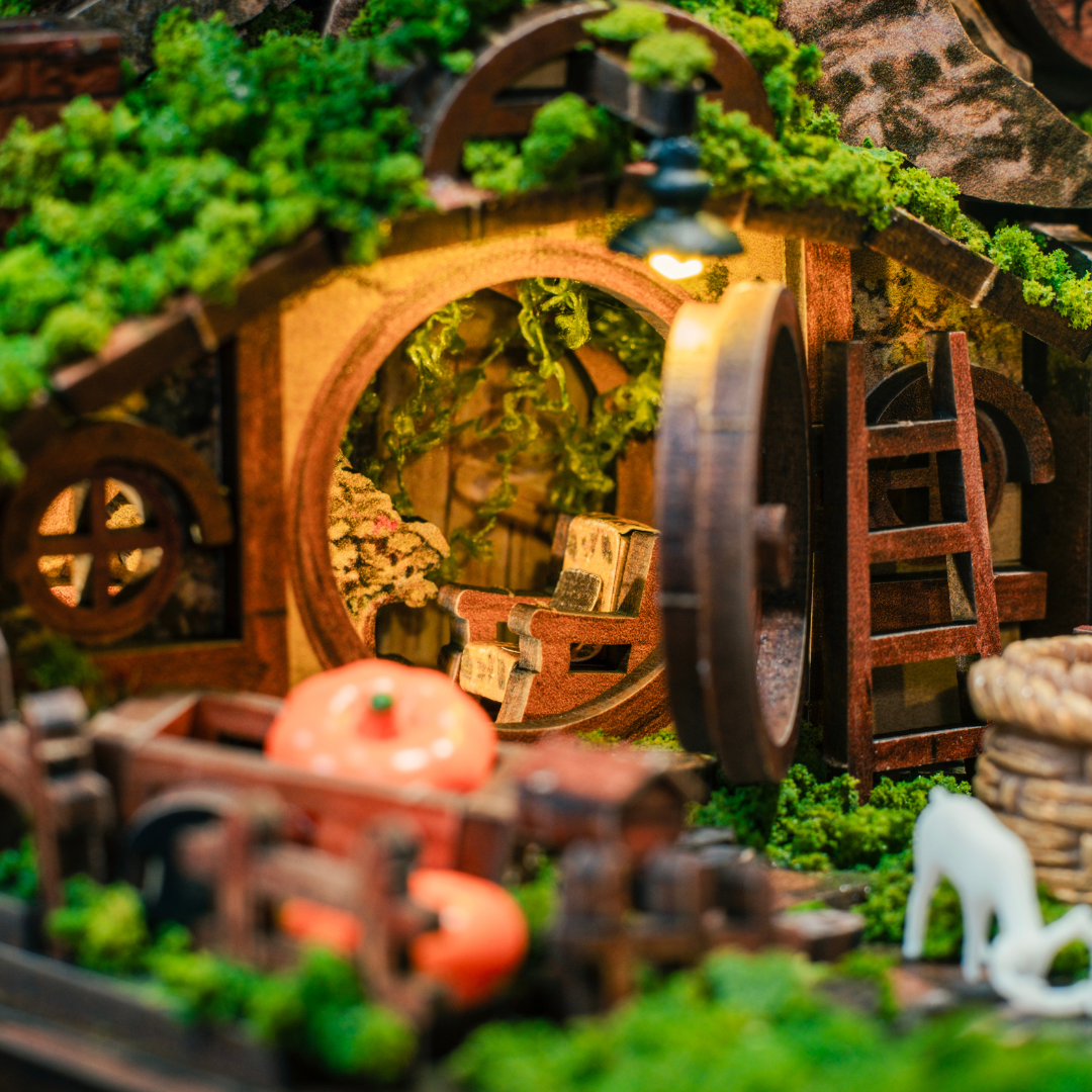 【近日発売予定 - 3月31日】ささやきの谷 ミニチュアハウスキット（オルゴール）｜コレクターズエディション