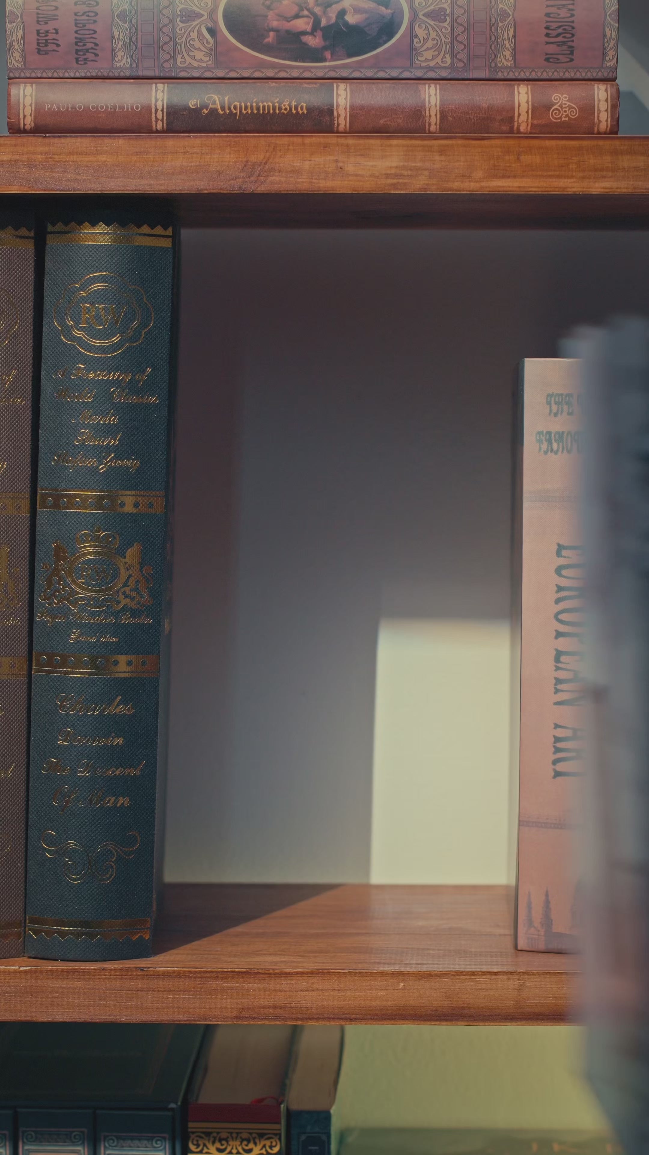 Carica video: Kit Angolo Libri Vecchia Shanghai di Anavrin