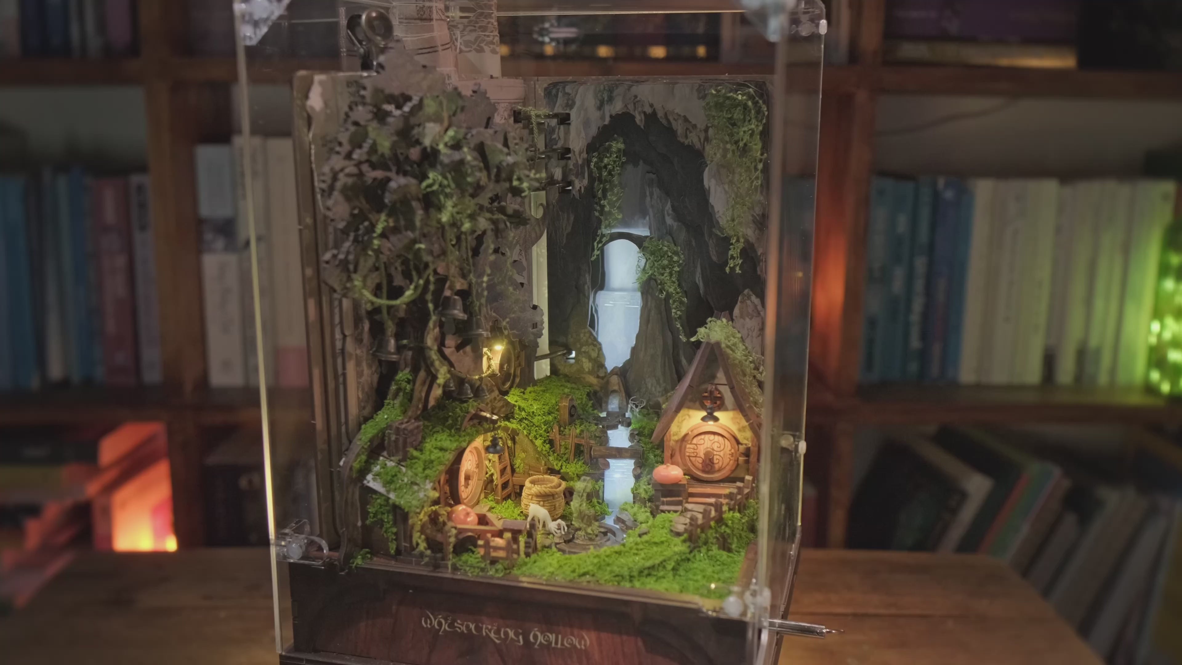 โหลดวิดีโอ: บ้านจิ๋ว DIY Whispering Hollow โดย ANAVRIN รุ่นลิมิเต็ดเอดิชัน