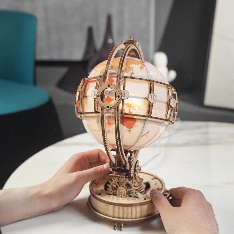 Luminous Globe | Anavrin